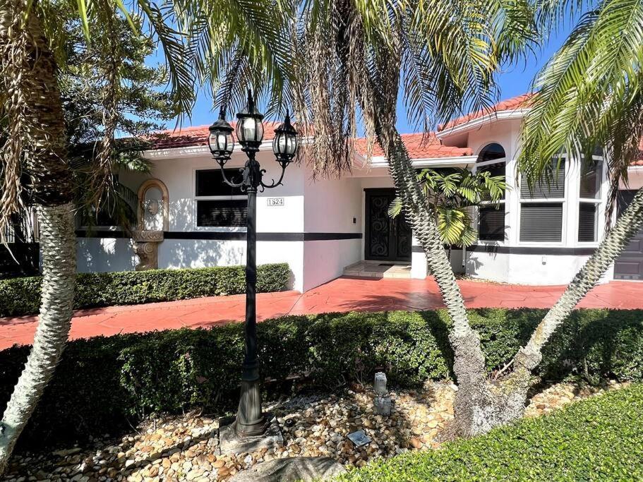 Sunny Getaway: Relaxing Miami Home Tamiami Zewnętrze zdjęcie